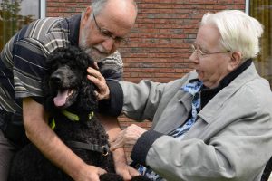 zorgdier Loena op bezoek